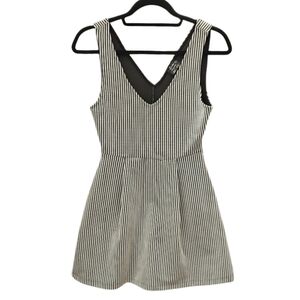 Zara Trafaluc Textured V-Neck Black & White Striped Mini Skater Dress size Small